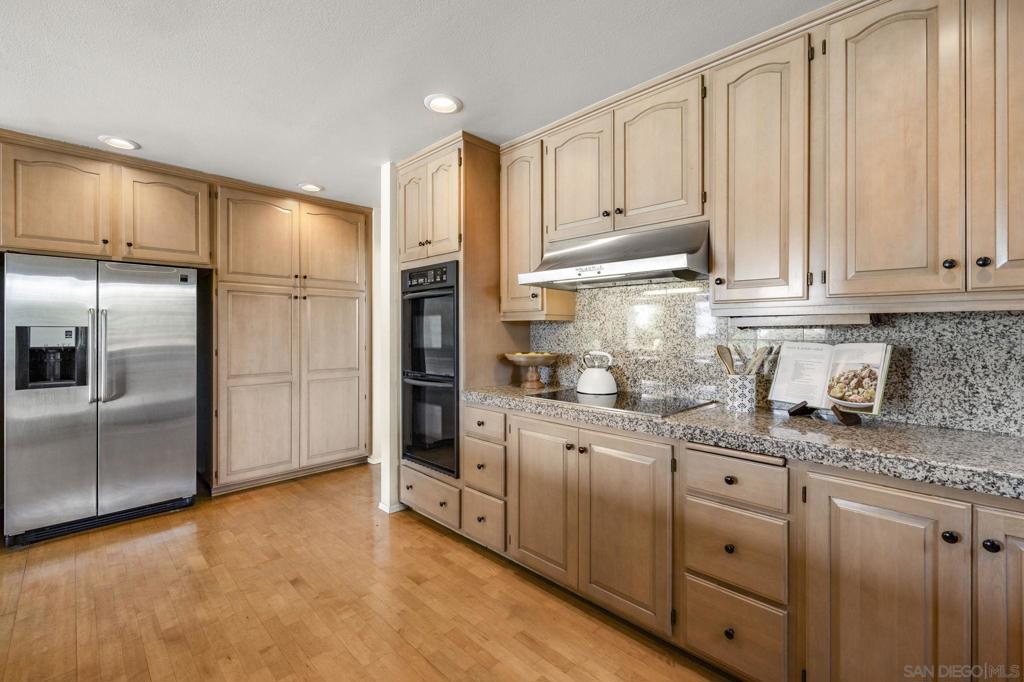 2357 Royal Crest - photo 17