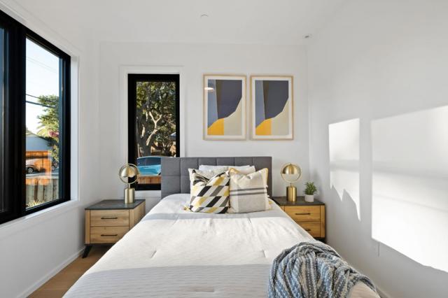 2160 Menalto Avenue, Menlo Park CA: https://media.crmls.org/mediaz/84116684-24cc-4eb4-9674-5ffe6e86189c.jpg