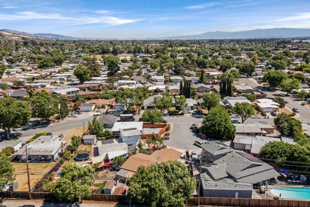 1549 Jupiter Way, Milpitas CA: https://media.crmls.org/mediaz/84117b24-9620-4846-bb0c-b212e0673502.jpg