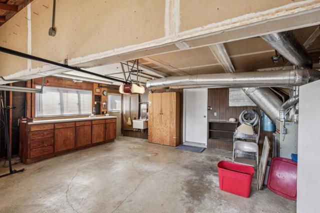 908 Park Pacifica Avenue, Pacifica CA: https://media.crmls.org/mediaz/8411b1e1-f0c0-4464-a574-721ea558a88d.jpg