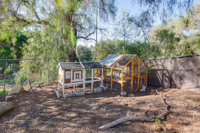 2610 Sunset Hills, Escondido CA: https://media.crmls.org/mediaz/84124507-67cb-4bc5-b8dd-7d41029d0ce3.jpg