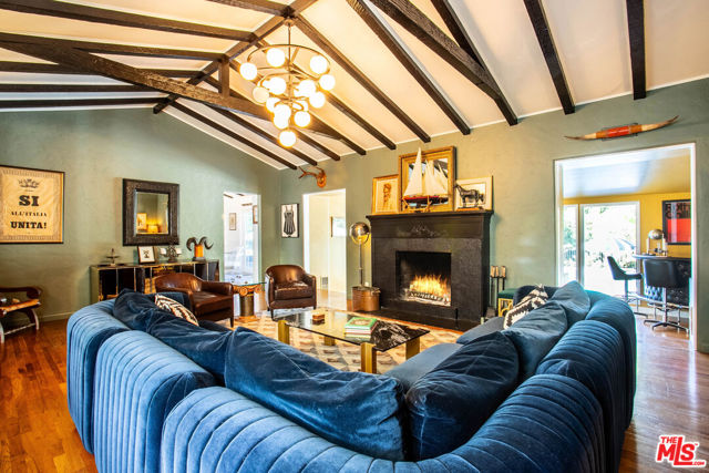 148 W Camino Descanso, Palm Springs, CA 92264