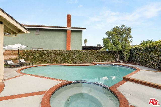 6514 S Copperwood Avenue, Inglewood CA: https://media.crmls.org/mediaz/8412a522-d84f-47c7-92e4-cfc6b0dda2ca.jpg