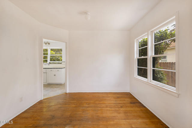 237 N Katherine Drive, Ventura CA: https://media.crmls.org/mediaz/84135a88-aa6f-4e5d-9aa6-26d3551254aa.jpg