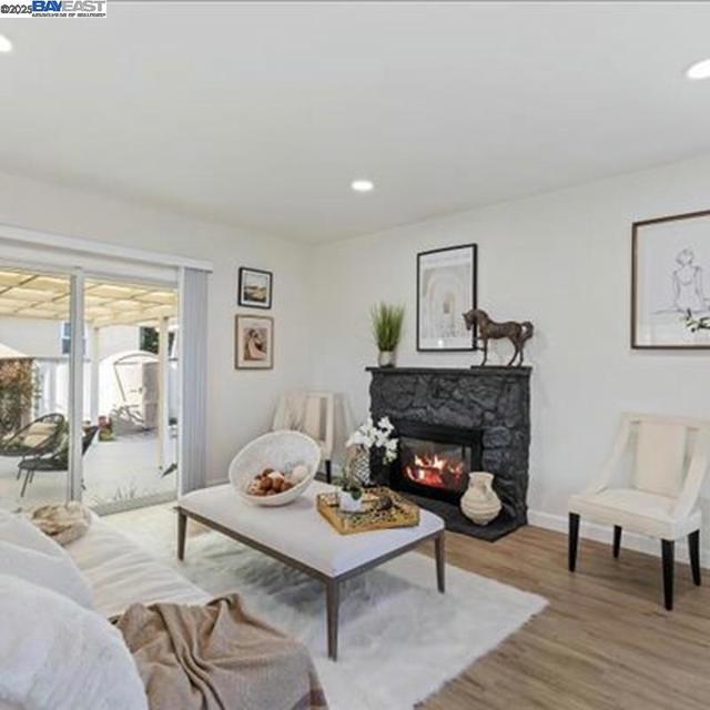 3184 Waugh Place, Fremont CA: https://media.crmls.org/mediaz/841381c8-a652-47e3-a7bd-6117b470147d.jpg
