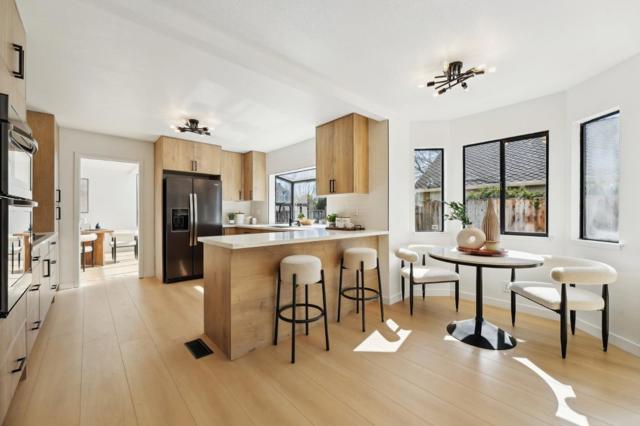 Image 38 of 98 For 762 Carlisle Way