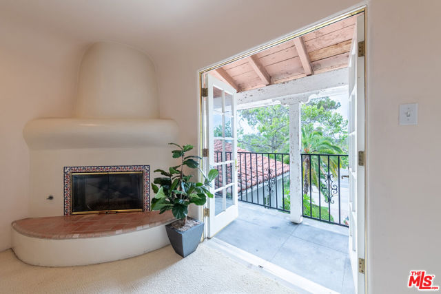 475 S Rodeo Drive, Beverly Hills CA: https://media.crmls.org/mediaz/8413d2f0-3941-4917-9c5c-7c6e156e6b75.jpg