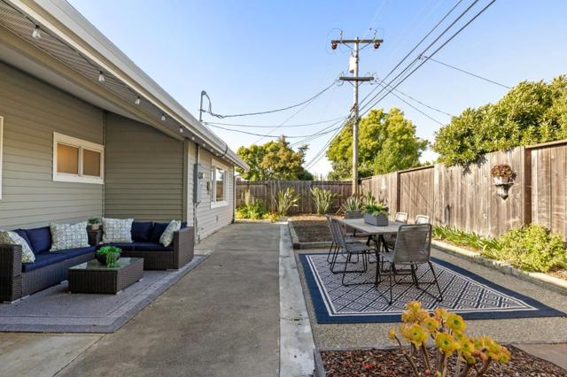 3257 Llano Street, San Mateo CA: https://media.crmls.org/mediaz/84156068-27ec-43b0-a8b8-b7354e99ed81.jpg