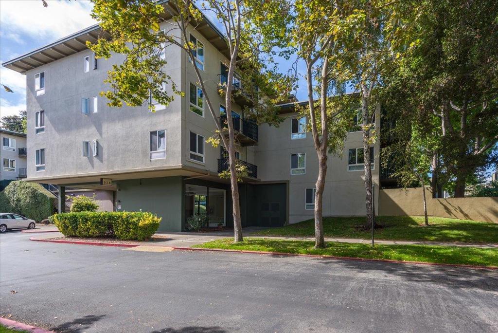 928 Peninsula Avenue #303