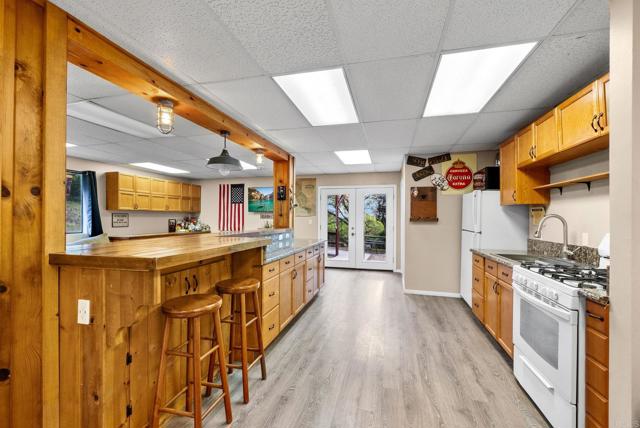 27751 Highway 79, Santa Ysabel CA: https://media.crmls.org/mediaz/8415c6b8-f134-4b6c-845c-e82f289d4928.jpg