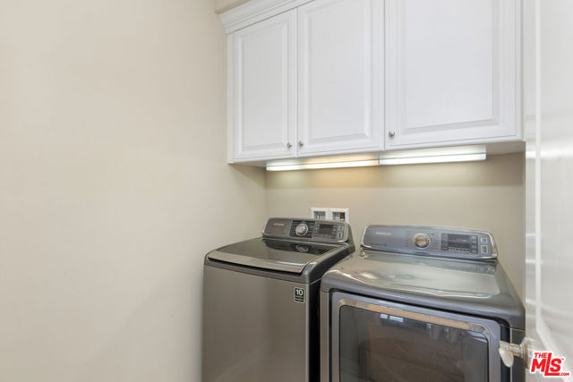 66 Rembrandt, Irvine CA: https://media.crmls.org/mediaz/84165736-907e-49a8-8d6c-29b1497aa9e9.jpg