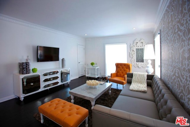 1724 El Cerrito Place 1 Hollywood, California StayTony presents a pet-friendly, fashionable boutique apartment building that specializes in rentals for a period as short as one month. This fully furnished, spacious 1 Bedroom is the ultimate in stylish living. Unit includes designer furniture, walk-in closet, tons of storage and cabinets, hardwood floors throughout and marble countertops. One parking space included. Unit includes and Landlord pays for the following: Gas, Electric, high speed wireless internet, plasma television and digital cable with 300 channels. StayTony is a half-block off of the world famous Hollywood Walk of Fame. Within a couple of blocks are the world famous Grauman's Chinese Theatre, the W Hotel, the Hollywood and Highland Center (the site of the Academy Awards), LA Fitness gym, and endless trendy restaurants, bars, nightclubs and hotels.