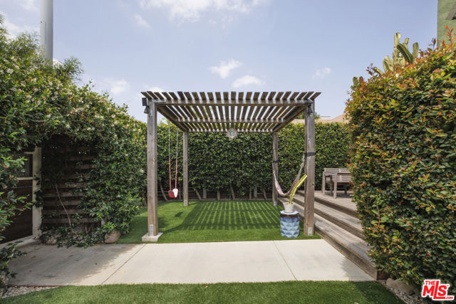 3911 Exposition Boulevard, Los Angeles CA: https://media.crmls.org/mediaz/84179ea3-926a-4aa2-9f8a-81ac03317386.jpg