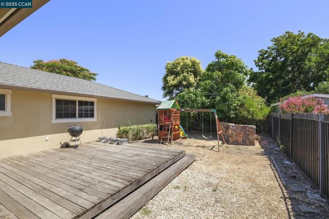 928 Sassel Ave, Concord CA: https://media.crmls.org/mediaz/8417d954-880a-4dd2-8d6f-a7dd1e1fca83.jpg