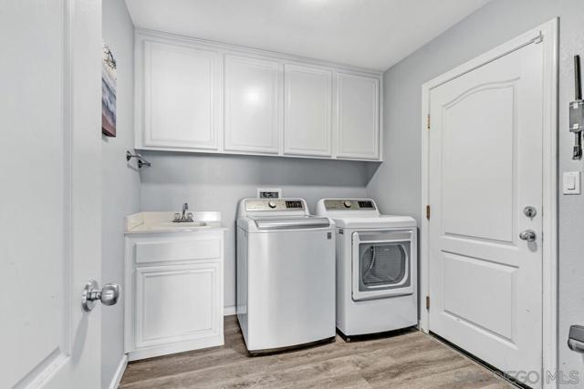 4252 Alta Vista Court, Oceanside CA: https://media.crmls.org/mediaz/8418f7a4-d98c-4aba-95a3-87c552361055.jpg