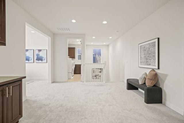 29732 Cantera Drive, Hayward CA: https://media.crmls.org/mediaz/841a48cf-9c65-4205-a60e-2d3894efdfb2.jpg