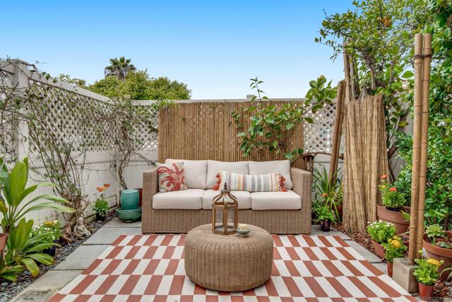 230 Prospect St, La Jolla CA: https://media.crmls.org/mediaz/841a626e-df0e-4b2a-af6d-13df3bcb09f1.jpg