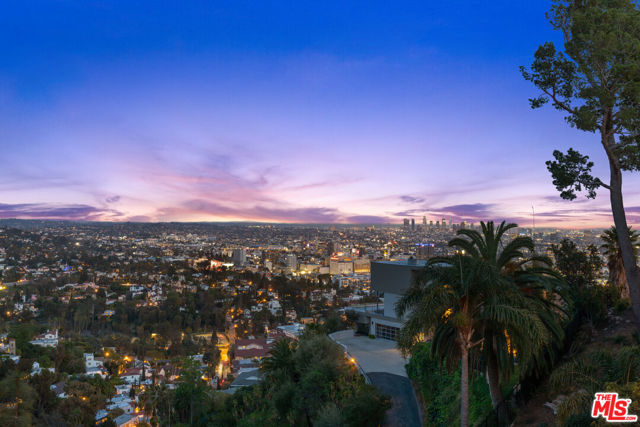 2204 Maravilla Drive, Los Angeles CA: https://media.crmls.org/mediaz/841a6429-a06f-4ab6-844c-81d05b3e9edc.jpg
