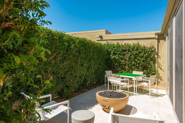 70164 Frank Sinatra Drive, Rancho Mirage CA: https://media.crmls.org/mediaz/841a90eb-f9a8-41db-9762-d421fe65ac9e.jpg