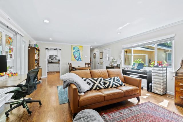 810 Cambridge Avenue, Menlo Park CA: https://media.crmls.org/mediaz/841aa1ad-617d-4b14-add9-0d038f5915ed.jpg