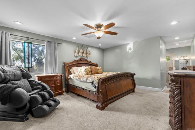 Detail Gallery Image 12 of 19 For 1952 Euclid Ave, El Cajon,  CA 92019 - 4 Beds | 3/1 Baths