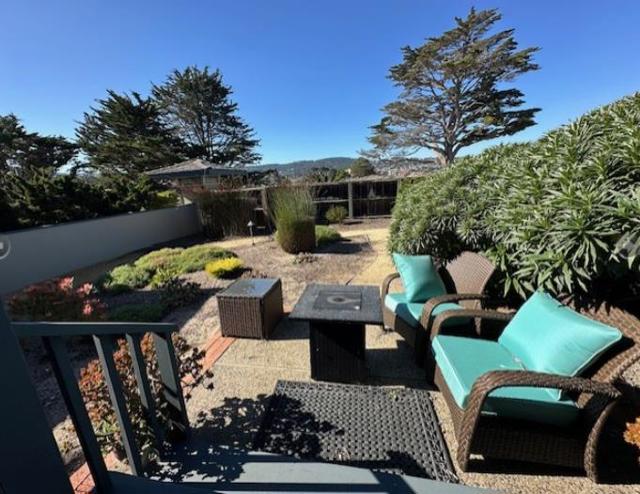 1 La Playa Street, Monterey CA: https://media.crmls.org/mediaz/841b1028-132a-437f-8c91-60cb234a70fd.jpg