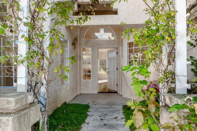 Detail Gallery Image 4 of 29 For 12320 Backdrop Ct, Bakersfield,  CA 93306 - 3 Beds | 2 Baths