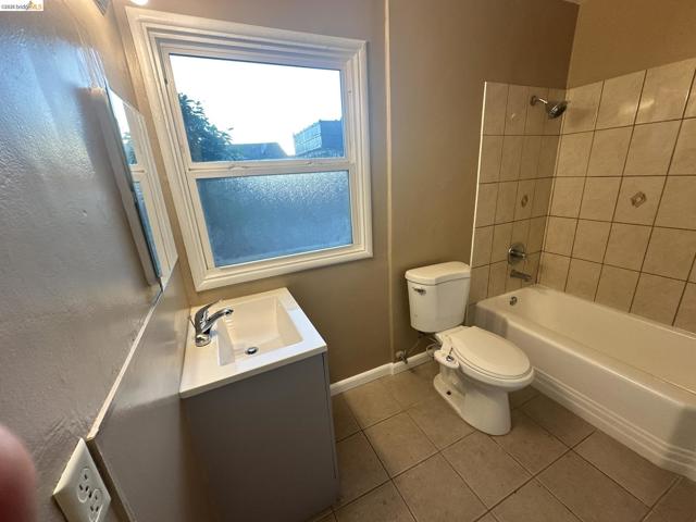 Image 38 of 40 For 1075 47th St