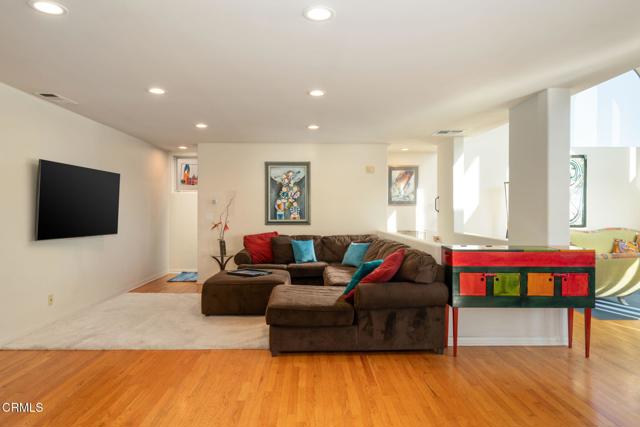 1401 GREENOCK Lane, Ventura CA: https://media.crmls.org/mediaz/841cb8a9-7d74-4a0b-81b0-35833d4b68ab.jpg