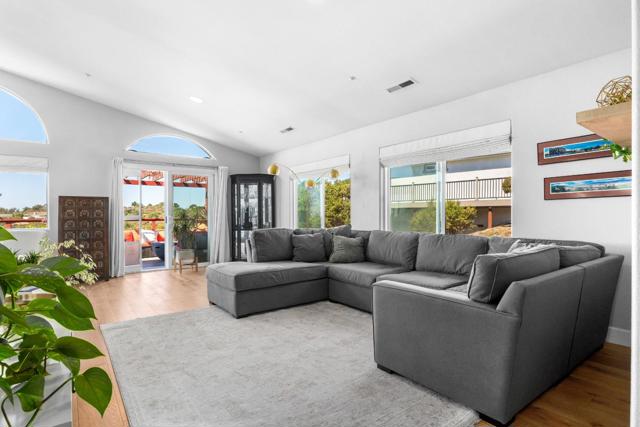 18530 Berta Ridge Place, Salinas CA: https://media.crmls.org/mediaz/841ccaff-be0d-434e-8aac-d60eea674eea.jpg