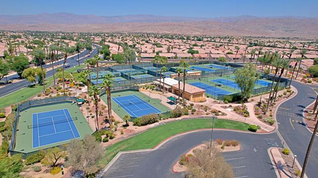 78810 78810 Sunrise Mountain View, Palm Desert CA: https://media.crmls.org/mediaz/841d7351-6630-49b8-a649-e97c07789f48.jpg