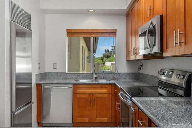 Detail Gallery Image 11 of 38 For 4849 Flying  Cloud Way, Carlsbad,  CA 92008 - 2 Beds | 2 Baths