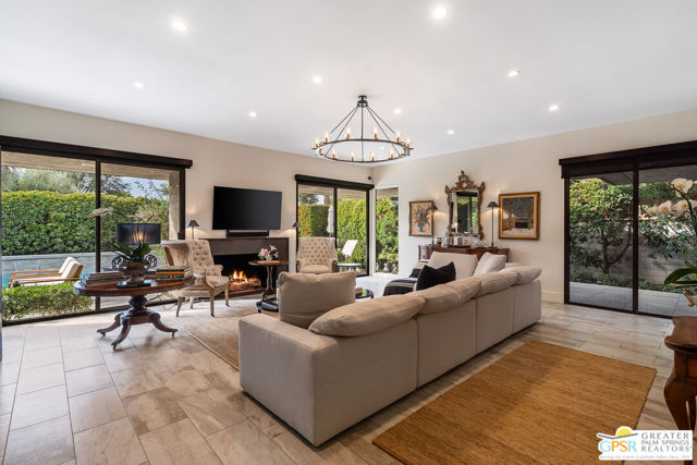46 Princeton Drive, Rancho Mirage CA: https://media.crmls.org/mediaz/841e8011-ef3d-4a72-8295-98667c5646db.jpg