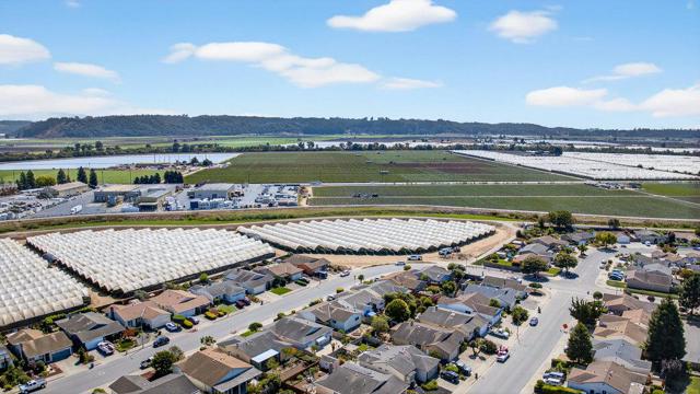 759 Bronte Avenue, Watsonville CA: https://media.crmls.org/mediaz/841ec524-26e9-4a34-b2d7-2e35f50443cd.jpg