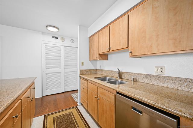 1830 Avenida Del Mundo, Coronado CA: https://media.crmls.org/mediaz/841f80f4-28bb-42e8-ae14-5be74bad09bb.jpg