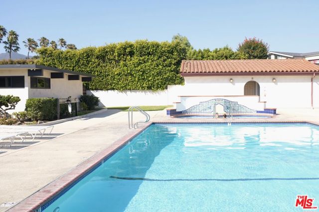 29500 Heathercliff Road, Malibu CA: https://media.crmls.org/mediaz/841fcca2-f5ab-4f3a-a5fa-8d122fd75e6f.jpg