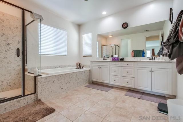 908 Hydra Ct, San Marcos CA: https://media.crmls.org/mediaz/842030b3-ca8b-4332-8d7c-b026a3ad2139.jpg
