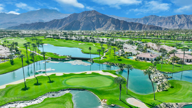 80276 Via Tesoro, La Quinta CA: https://media.crmls.org/mediaz/8420b42e-92e9-4473-947a-dd055e56d92f.jpg