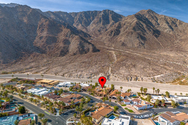 77170 Casa Del Sol, La Quinta CA: https://media.crmls.org/mediaz/8421eeb6-cecf-449d-bc89-c971a85b91fd.jpg