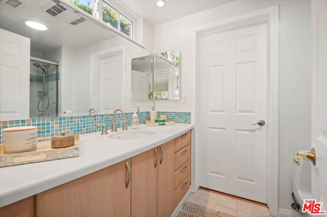 7152 Pomelo Drive, West Hills CA: https://media.crmls.org/mediaz/84226031-2ca7-4615-8e27-1d8bd1c477f1.jpg