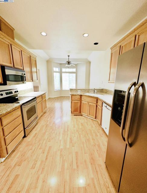139 Heritage Park Dr, Danville CA: https://media.crmls.org/mediaz/84226595-14d8-4161-8599-01b9bd363553.jpg