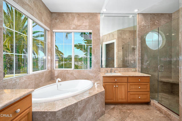 1690 Calle Tierra Vista, Camarillo CA: https://media.crmls.org/mediaz/842266dc-62f4-4f2b-8882-09da912c22a8.jpg