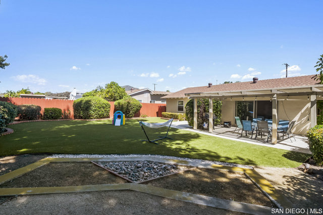 8365 Lake Adlon DR, San Diego CA: https://media.crmls.org/mediaz/8422ef80-cf5e-4b59-b998-09ef9f77adae.jpg