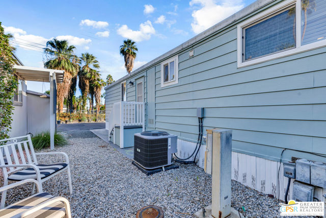 7 Lincoln, Cathedral City CA: https://media.crmls.org/mediaz/84237842-c40b-438b-ade1-7382047069eb.jpg