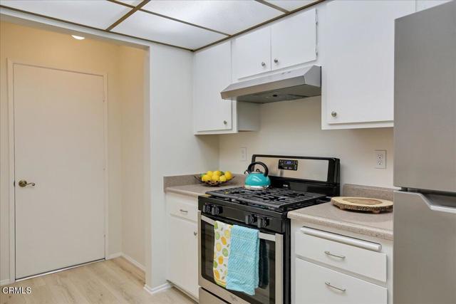 232 Rosewood Street, Ventura CA: https://media.crmls.org/mediaz/8423c496-b6d3-4816-a238-8a2234c06d22.jpg