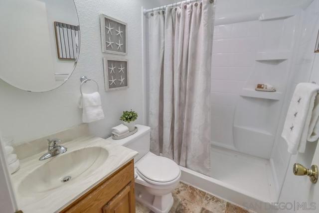 835 E Ave, Coronado CA: https://media.crmls.org/mediaz/84240fb3-78dd-498b-93a9-8bd5649eafb4.jpg