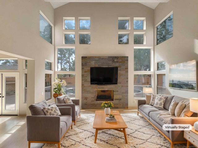 1128 Mansiones Ln, Chula Vista CA: https://media.crmls.org/mediaz/842491d0-21cb-4d65-8c5f-37c37f5e08af.jpg