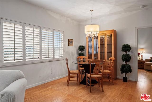 1342 N Sierra Bonita Avenue, West Hollywood CA: https://media.crmls.org/mediaz/84249ba5-d61a-4538-b5a7-5100bfaae4e8.jpg