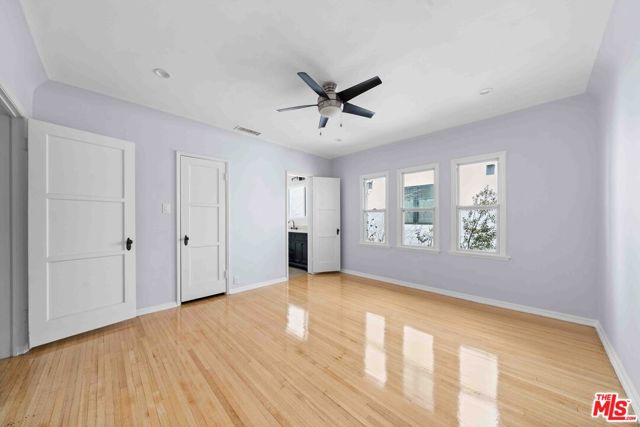 865 S Lucerne Boulevard, Los Angeles CA: https://media.crmls.org/mediaz/8424da21-7425-4c0f-9e68-ad47966cc5ee.jpg