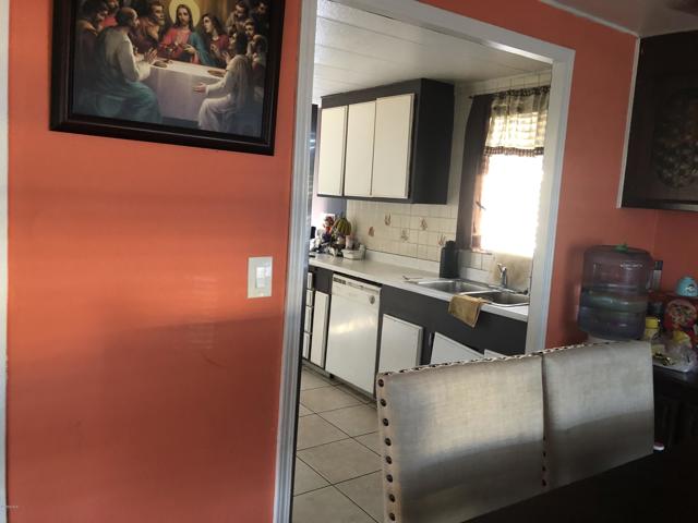112 Yellowstone Drive, Oxnard CA: https://media.crmls.org/mediaz/842571fc-2714-4e4c-b8bd-b491073c4768.jpg